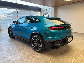 LAMBORGHINI URUS 2025 Image 7
