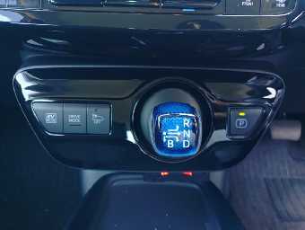 TOYOTA PRIUS 2020 Image 11