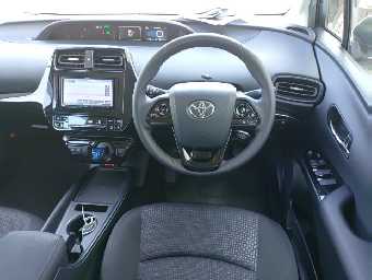 TOYOTA PRIUS 2020 Image 9