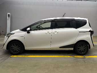 TOYOTA SIENTA 2017 Image 5