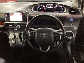 TOYOTA SIENTA 2017 Image 9