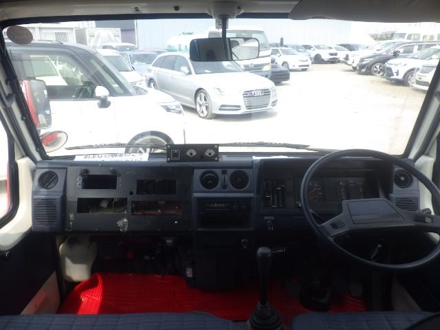 TOYOTA HIACE TRUCK 1986 Image 24