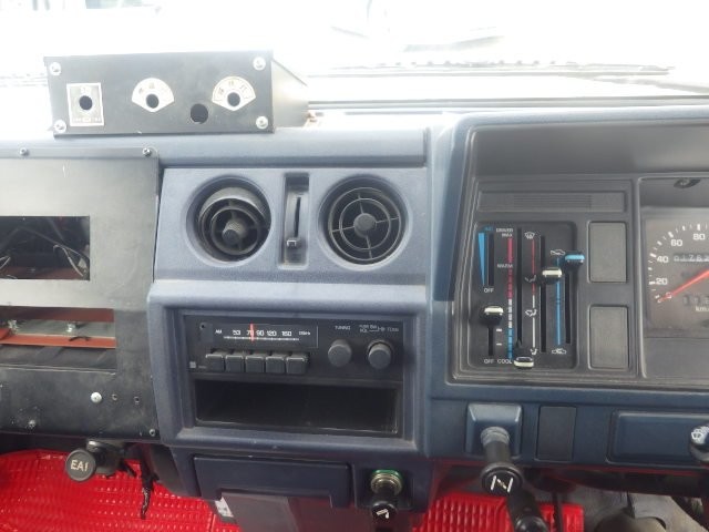 TOYOTA HIACE TRUCK 1986 Image 25