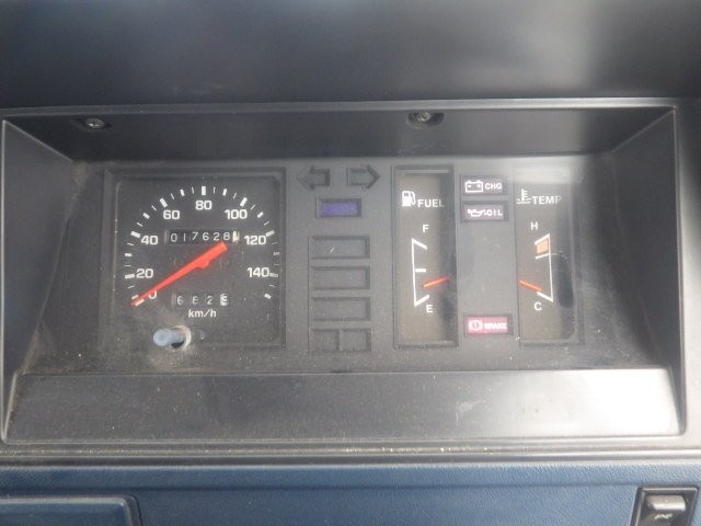 TOYOTA HIACE TRUCK 1986 Image 28