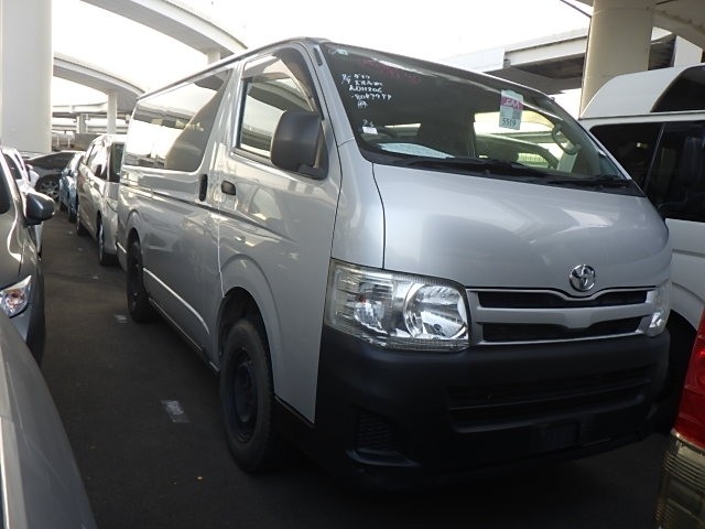 TOYOTA HIACE 2012 Image 19