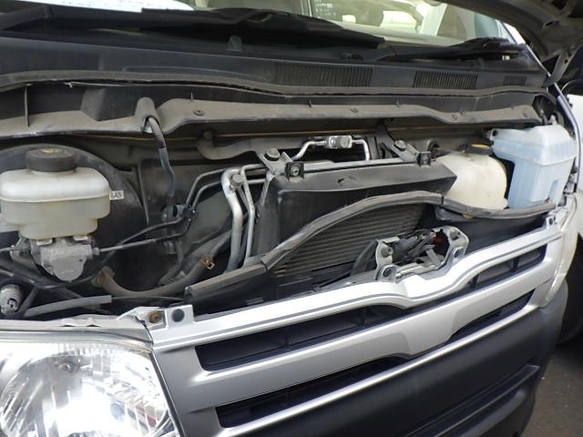 TOYOTA HIACE 2012 Image 23