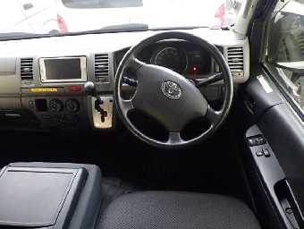 TOYOTA HIACE 2012 Image 9