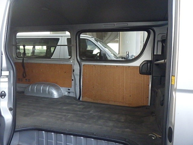TOYOTA HIACE 2012 Image 28