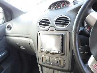 FORD FOCUS 2006 Image 8