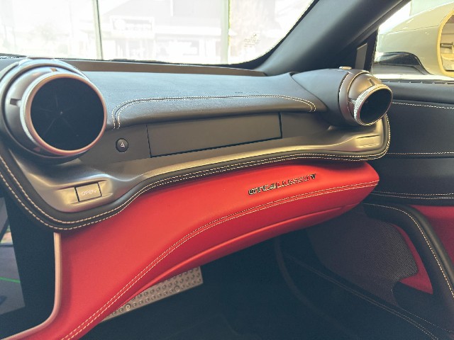 FERRARI GTC4 LUSSO 2020 Image 41