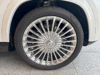 MERCEDES MAYBACH GLS 2023 Image 12