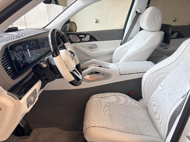 MERCEDES MAYBACH GLS 2023 Image 22