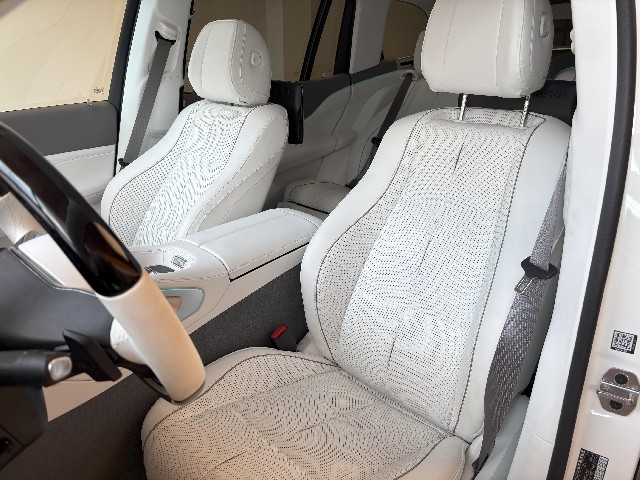MERCEDES MAYBACH GLS 2023 Image 23