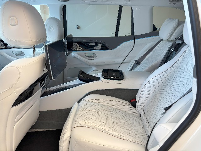MERCEDES MAYBACH GLS 2023 Image 25