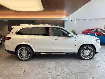 MERCEDES MAYBACH GLS 2023 Image 4