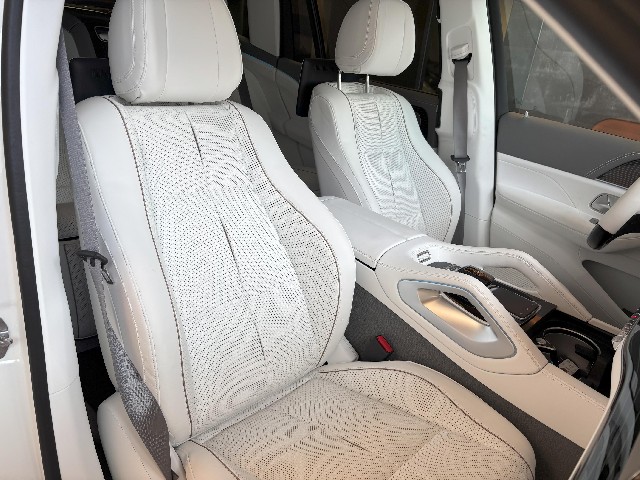 MERCEDES MAYBACH GLS 2023 Image 31