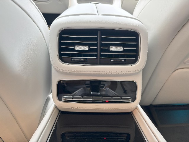 MERCEDES MAYBACH GLS 2023 Image 52