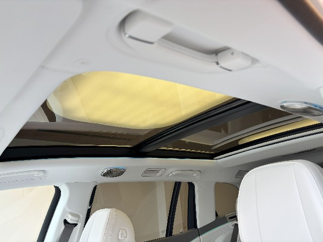 MERCEDES MAYBACH GLS 2023 Image 54