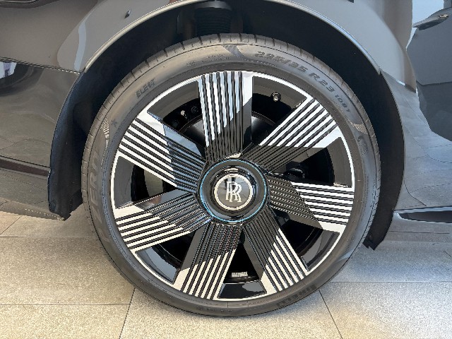 ROLLS ROYCE SPECTRE 2024 Image 19
