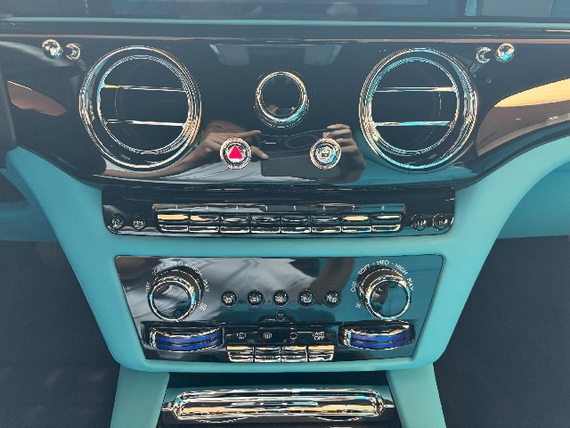 ROLLS ROYCE SPECTRE 2024 Image 48