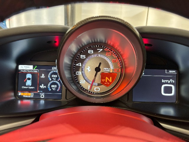 FERRARI GTC4 LUSSO 2018 Image 31