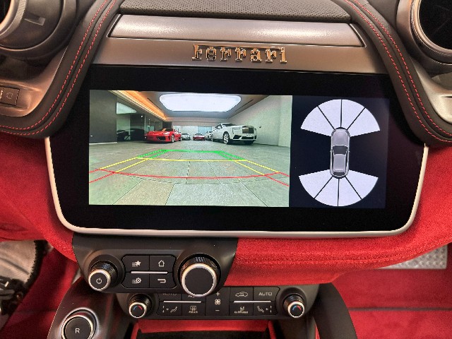 FERRARI GTC4 LUSSO 2018 Image 38