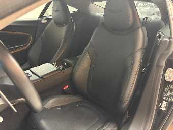 ASTON MARTIN DB11 2018 Image 17