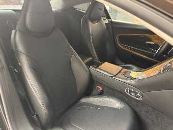 ASTON MARTIN DB11 2018 Image 22