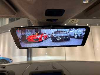 ASTON MARTIN DB11 2018 Image 28