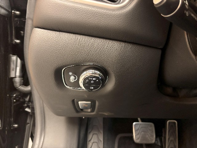 ASTON MARTIN DB11 2018 Image 35