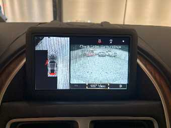 ASTON MARTIN DB11 2018 Image 30