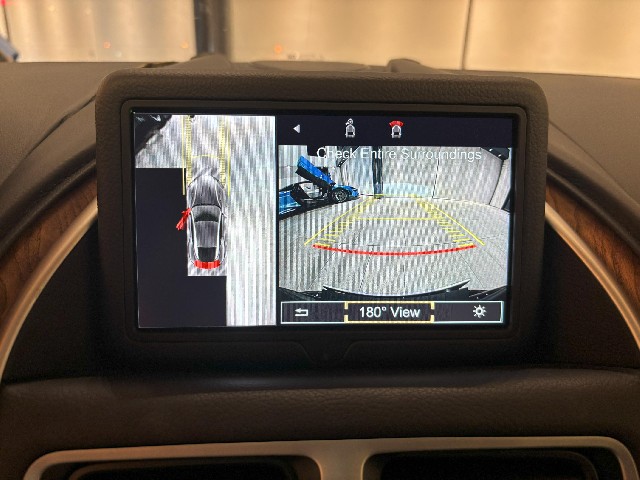 ASTON MARTIN DB11 2018 Image 37