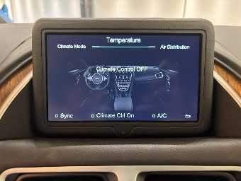 ASTON MARTIN DB11 2018 Image 32