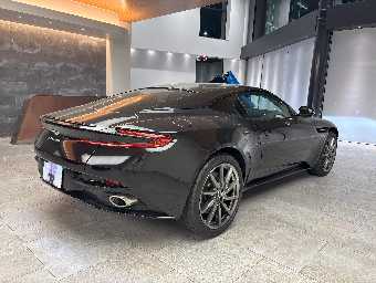 ASTON MARTIN DB11 2018 Image 5