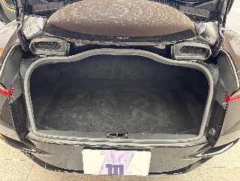 ASTON MARTIN DB11 2018 Image 36