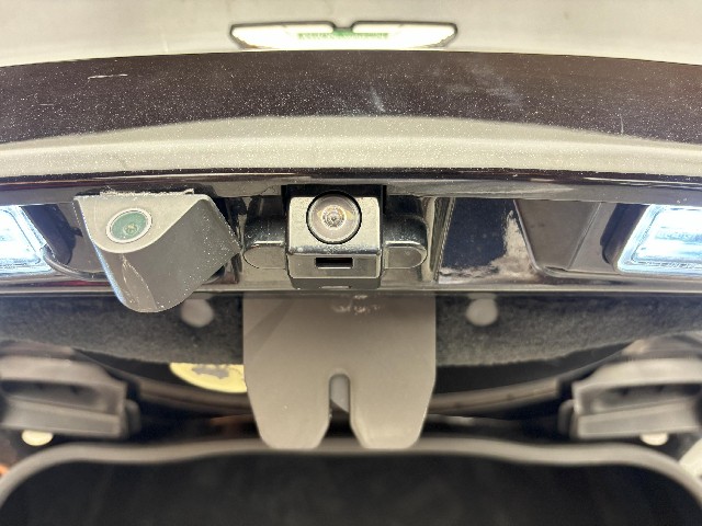 ASTON MARTIN DB11 2018 Image 43