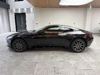 ASTON MARTIN DB11 2018 Image 8