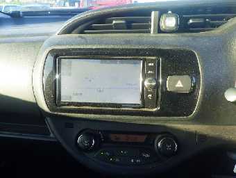 TOYOTA VITZ 2017 Image 9