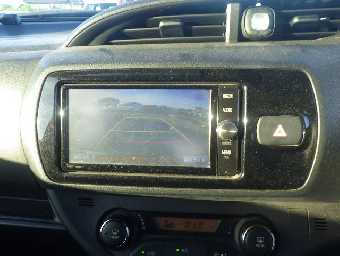 TOYOTA VITZ 2017 Image 11