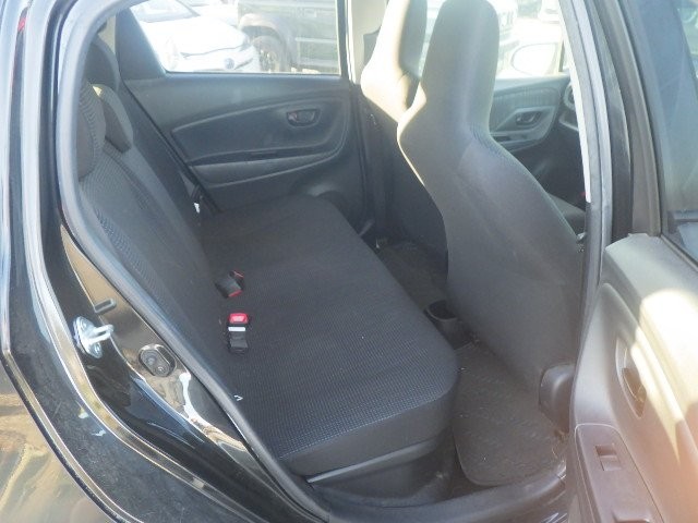 TOYOTA VITZ 2017 Image 24