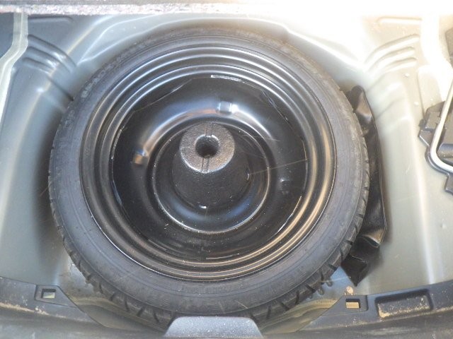 TOYOTA VITZ 2017 Image 26