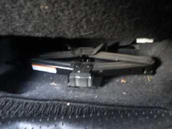 TOYOTA VITZ 2017 Image 16