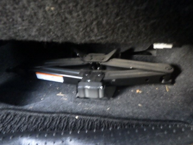 TOYOTA VITZ 2017 Image 27