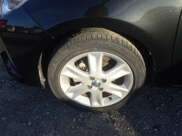 TOYOTA VITZ 2017 Image 30