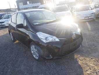 TOYOTA VITZ 2017 Image 2