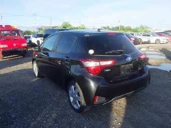 TOYOTA VITZ 2017 Image 3