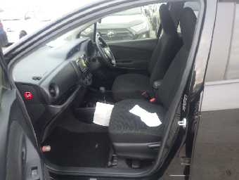 TOYOTA VITZ 2017 Image 5