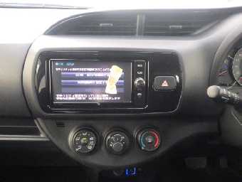 TOYOTA VITZ 2017 Image 9