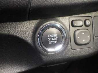 TOYOTA VITZ 2017 Image 10