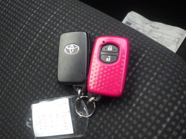 TOYOTA VITZ 2017 Image 29